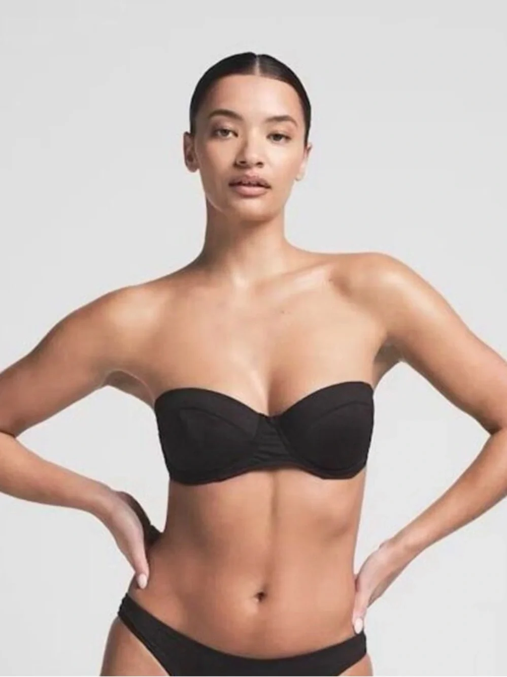 SKIMS Signature Swim Strapless Underwire Top in Onyx, size S